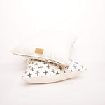 Afbeelding in Gallery-weergave laden, White and Black mudcloth cushion #3-Artisan Traders-
